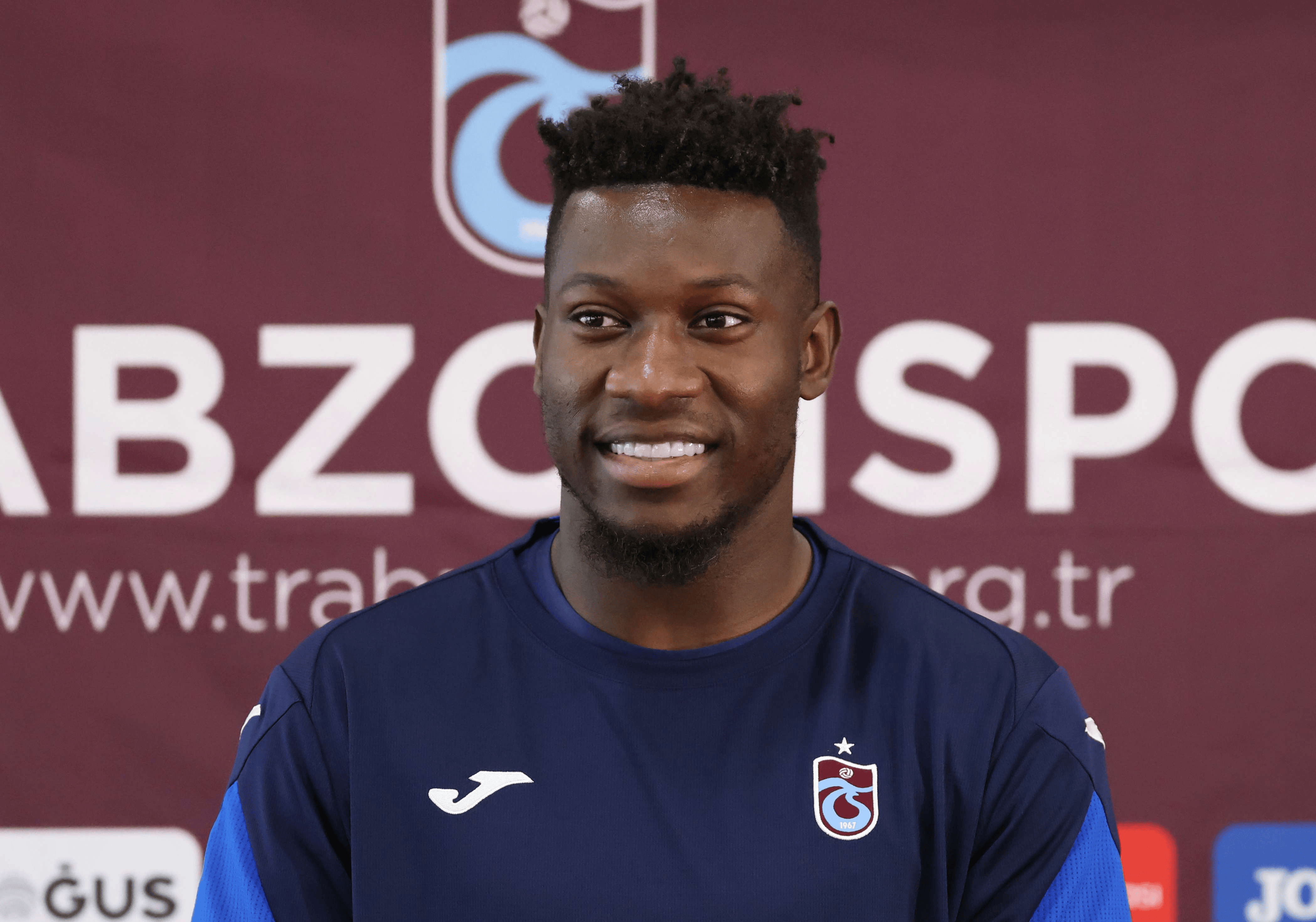 专注于自己, 关于俱乐部